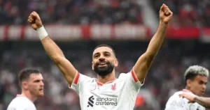 محمد صلاح لاعب منتخب مصر الدولي 